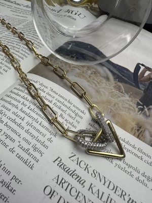 Altın Kaplama Tasarım V Taşlı Kolye