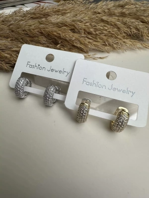 Altın Kaplama Taşlı Minimal Halka Küpe