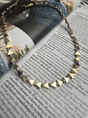 Altın Kaplama Üçgen Kolye