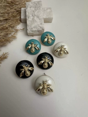 Arı Detay Renk Küpe