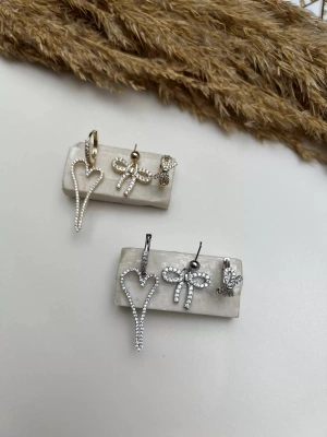 Asimetrik Taşlı Altın Kaplama Set Küpe