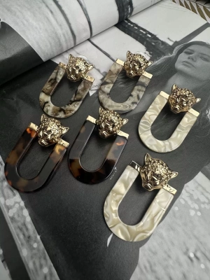 Aslan Kafası Tasarım Küpe