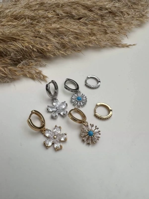 Baget Taşlı Çiçek Üçlü Set Küpe