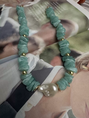 Barok İnci Detaylı Doğal Taş Görünümlü Kolye