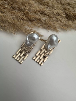 Barok İncili Kordon Model Küpe