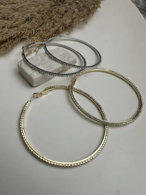 Büyük Boy Taşlı Halka Küpe