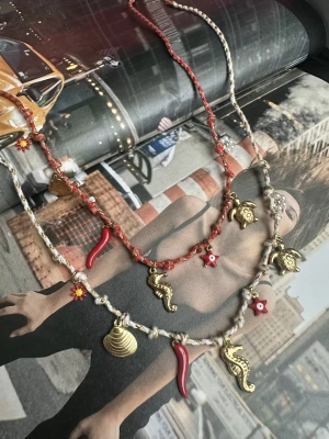 Çelik Charm Deniz Atı Figür Kolye