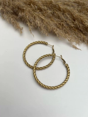 Çelik Kararmaz İnce Burgu Vintage Halka Küpe