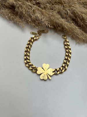 Çelik Kararmaz Üç Boyutlu Yonca Detaylı Bileklik