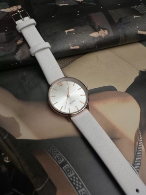 Çelik Kasa Beyaz Kordon Tasarım Spectrum Saat