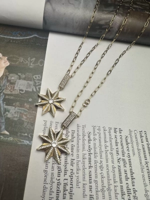 Çelik Tasarım Taş Detay Kolye