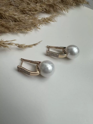 Çelik Taşlı İnci Küpe