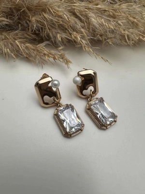 Çelik Taşlı İncili Küpe