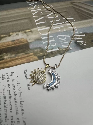 Çelik Taşlı Tasarım Güneş Kolye Kararma Yapmaz