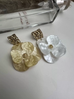 Çiçek Tasarım Küpe