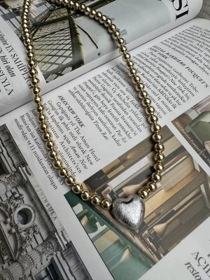 Çift Renk Kalp Detaylı Topçuk Kolye