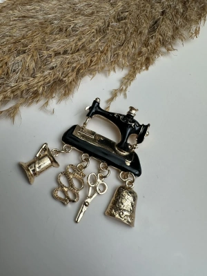 Dikiş Makinesi Broş