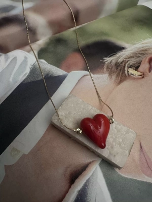 Dorika Detay Murano Cam Kalp Kolye