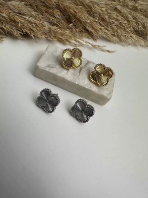 Düz Renk Van Cleff Küpe