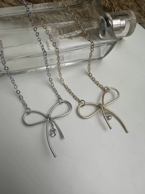 Fiyonklu Tasarım Kolye Taş Sallantılı