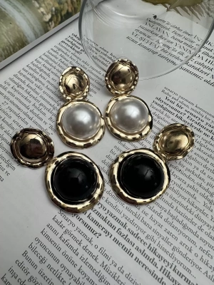 Gold Detaylı Plakası İncili -Siyah Vintage Küpe