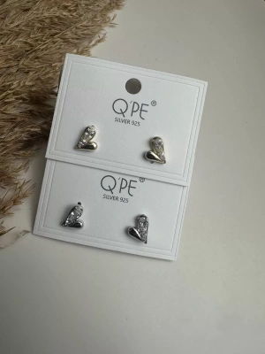 Gümüş kaplama taşlı minimal kalp küpe