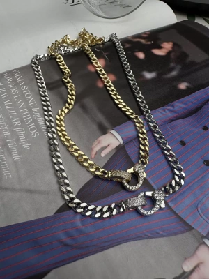 Gurmet Serisi Kelepçesi Taş Kolye