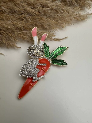 Havuç Tavşan Broş