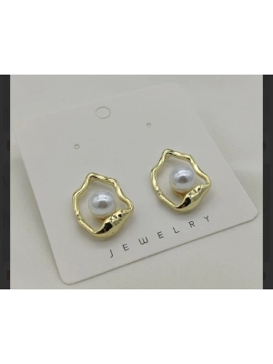 İnci Asimetrik Plaka Küpe