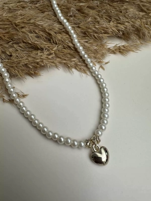 İnci Kalp Detay Minimal Kolye