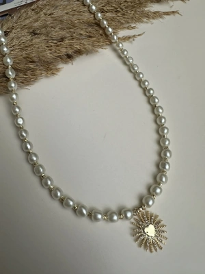 İnci Plakası Kalp Figür Kolye