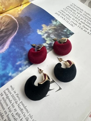 Kadife C Model Tasarım Küpe