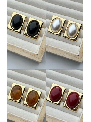 Kare Plaka Renk Detay Küpe