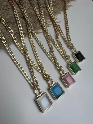 Kare Taş Renk Kolye