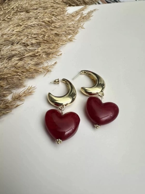 Kırmızı Kalp Tasarım Marka Küpe