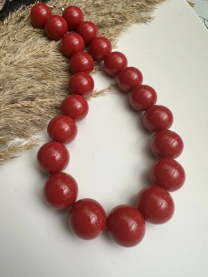 Kırmızı Top Kolye