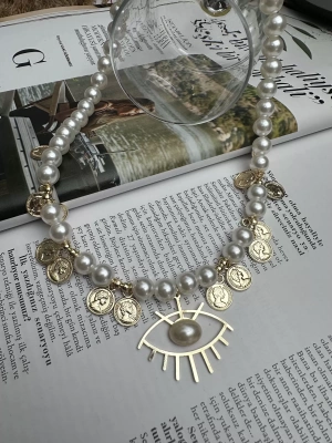 Madalyon Göz Detay İnci Kolye