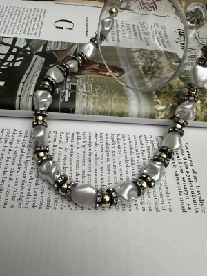 Marka Model İncili Zirkonyum Taşlı Kolye