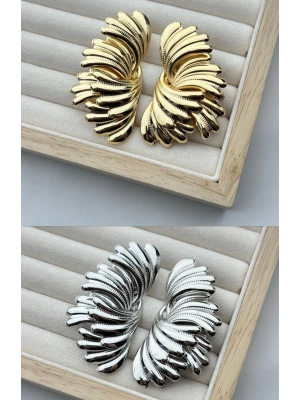 Marka Muadili Asimetrik Plaka Küpe