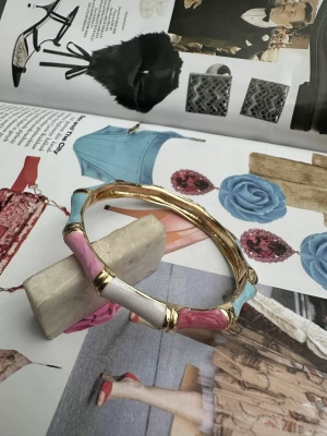 Mineli Orta Kalınlıkta Kelepçe Bileklik 3