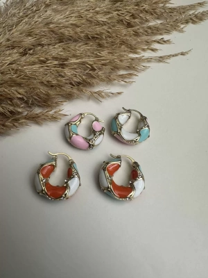 Mineli Taşlı Renkli Halka Küpe