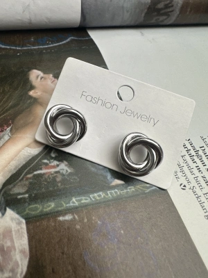 Minimal Tasarım Plaka Küpe