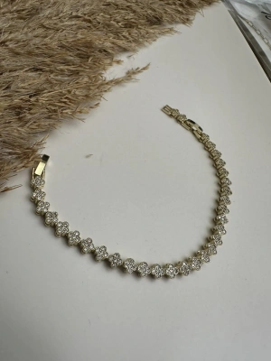 Minimal Taşlı Yonca Bileklik