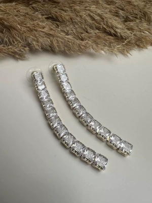 Özel Seri İri Taşlı Su Yolu Küpe