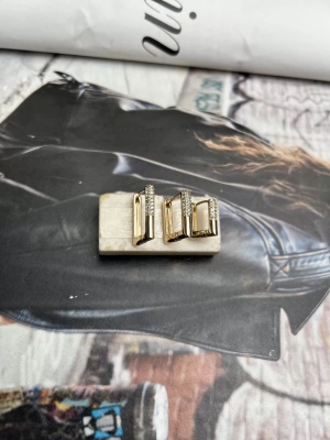 Özel Seri Kare Model Taş Detaylı Üçlü Set Küpe