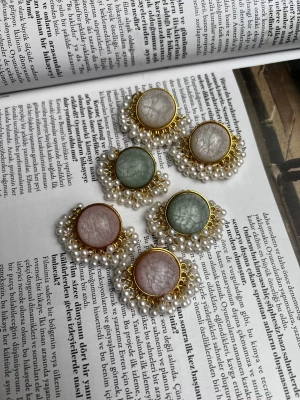 Özel Seri Mineli İnci Sallantılı Küpe