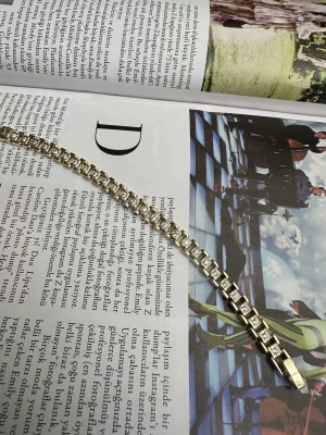 Özel Seri Ortası Taş Geçişli Bileklik