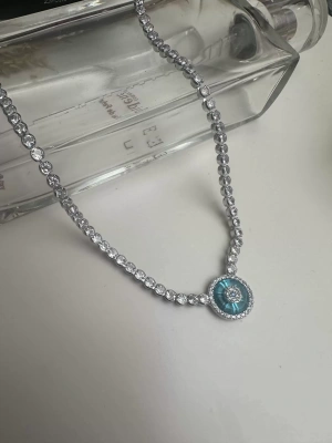 Özel Seri Taşlı Cam Göbek Kolye