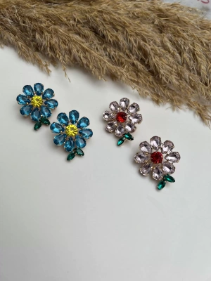 Özel Seri Taşlı Çiçek Küpe