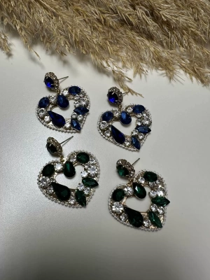 Özel Seri Taşlı Kalp Sallantılı Küpe